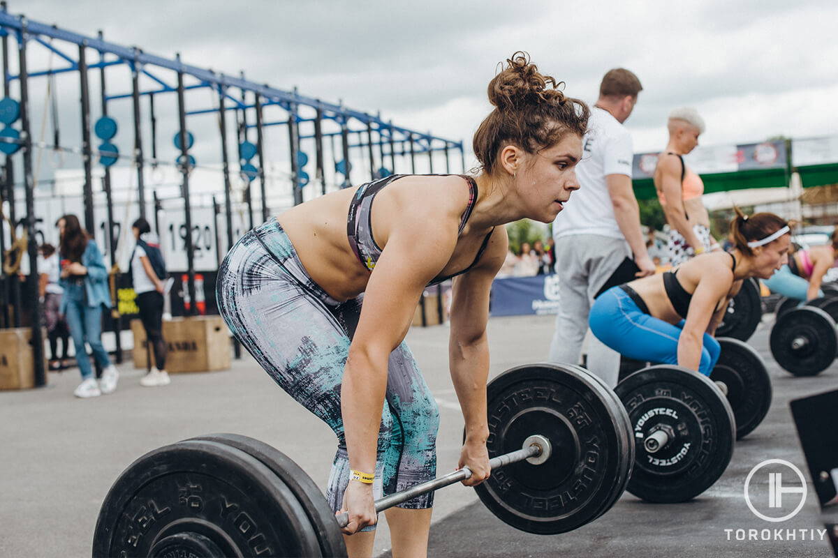 WBCM Girl Deadlifting Workout