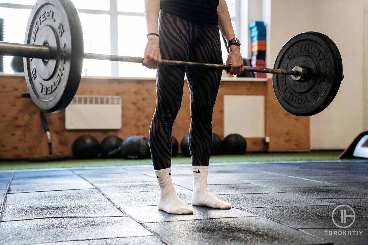 WBCM Barefoot Deadlift Start Position