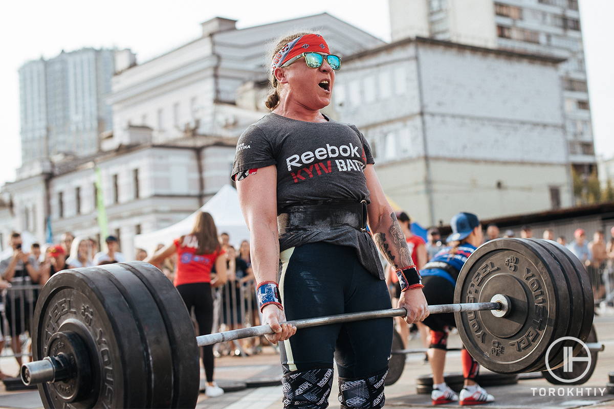 WBCM Performing Deadlifting Outside