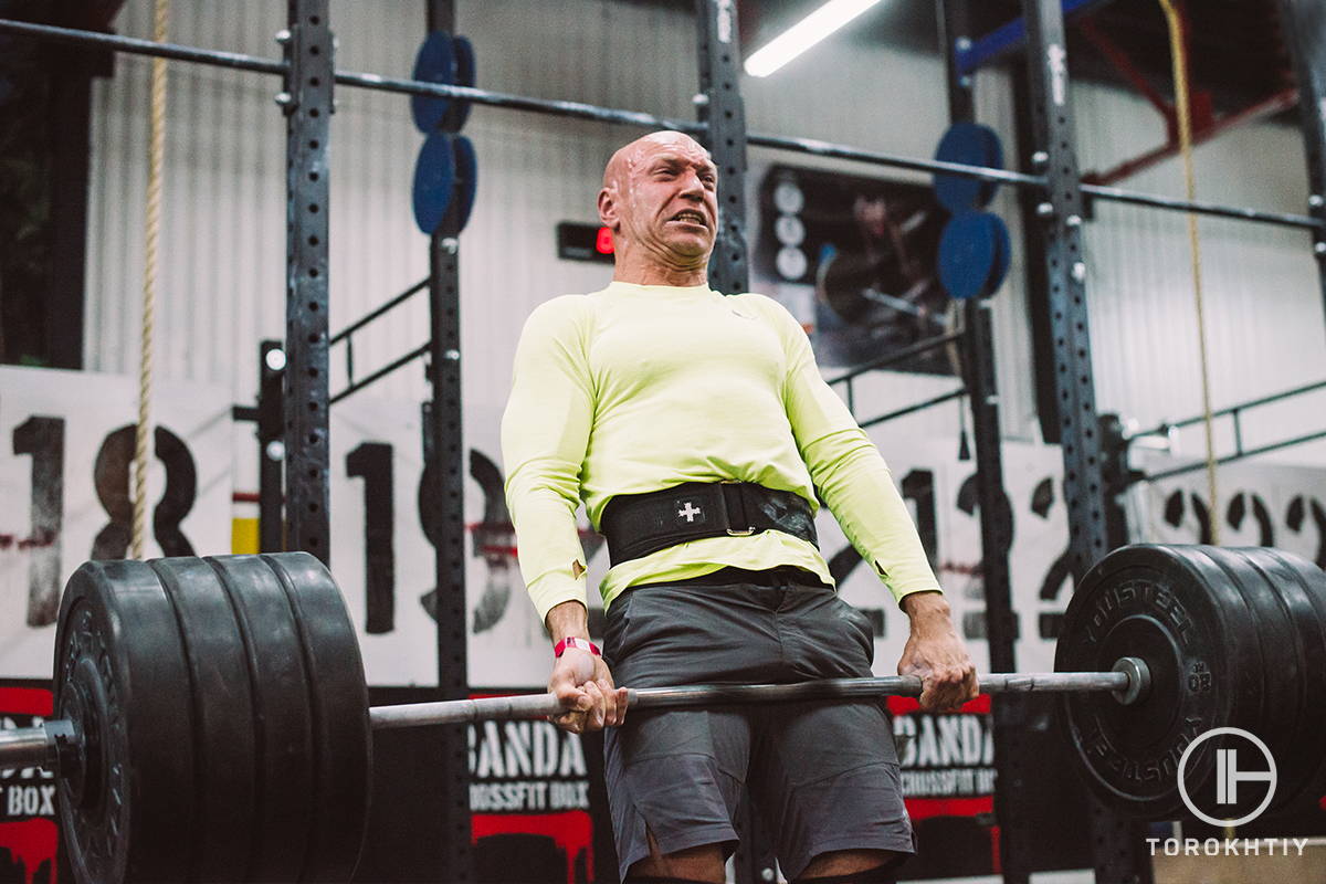 WBCM Mixed Grip During Deadlift