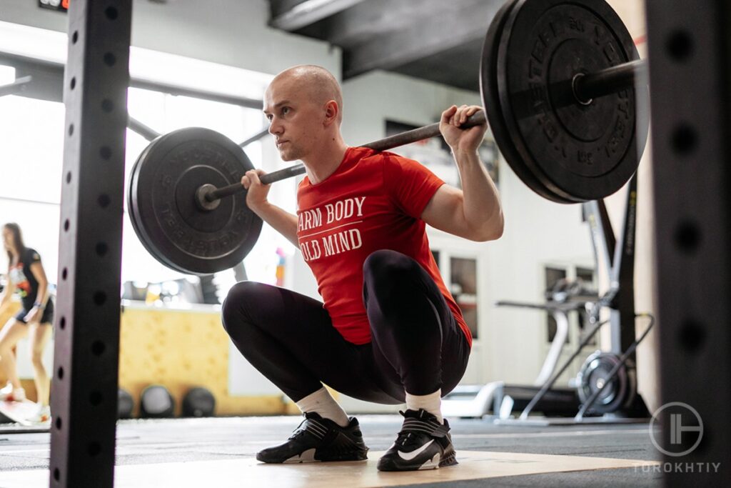 Squatting with close together stance