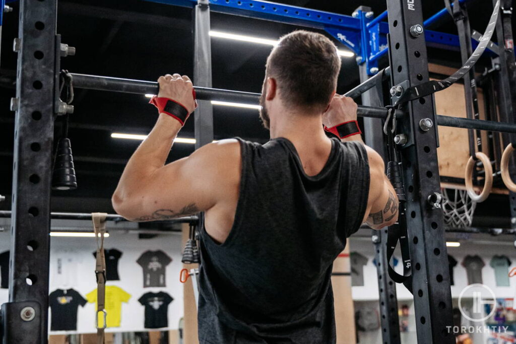 Straps for Pull Ups: Should You Use Them?