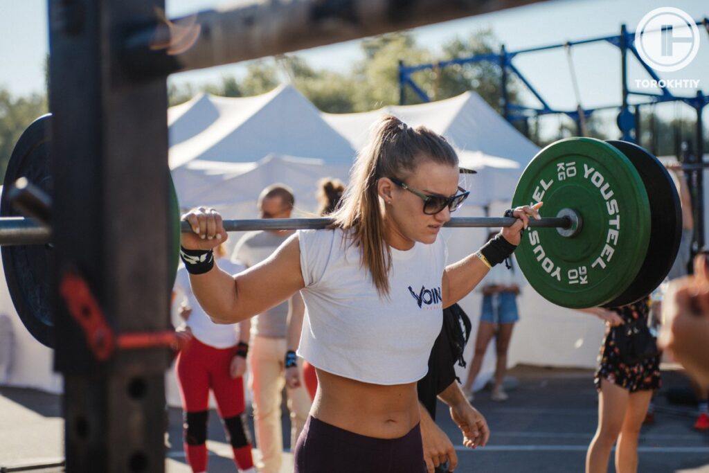 Back Squat by Female