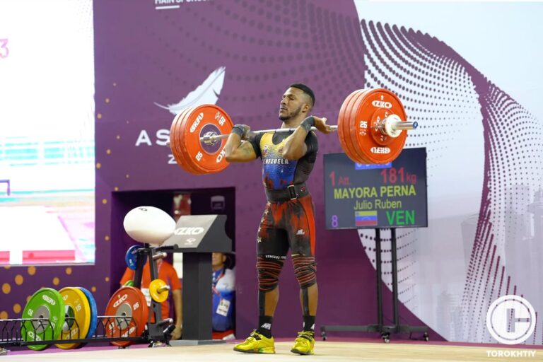 Venezuela’s Julio Mayora Fights for Silver in Clean and Jerk at IWF Grand Prix II in Qatar