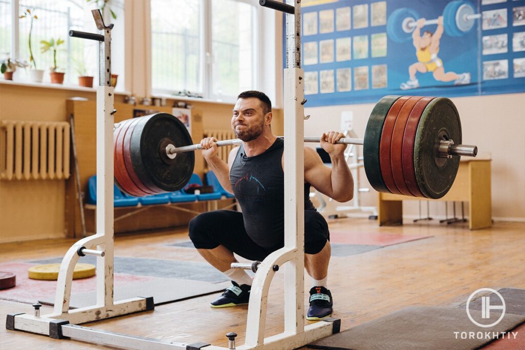 Back Squatting With Heavy Weight