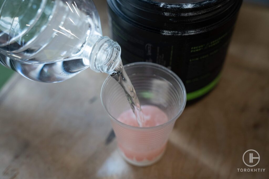 preparing electrolyte drink