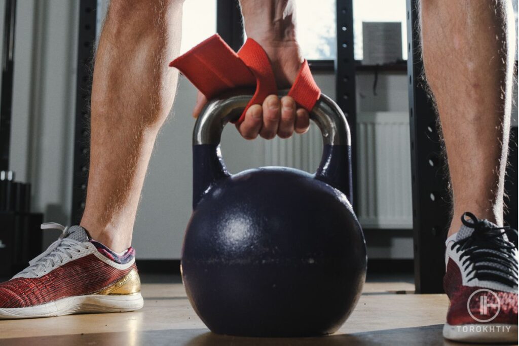 training with weights in the gym