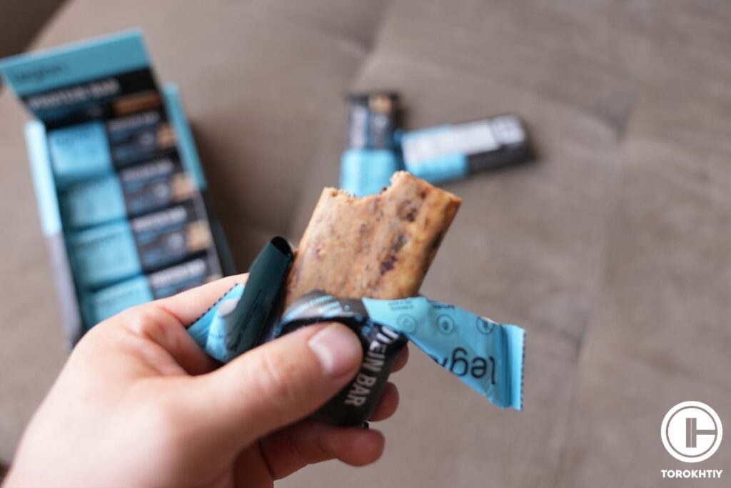 eating protein bar