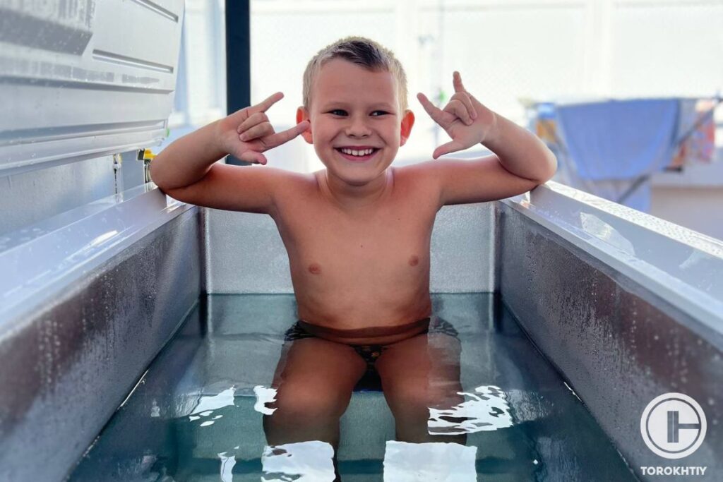 a child takes ice bath