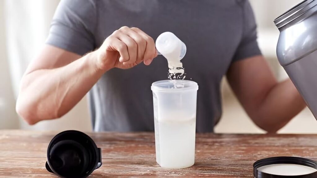 Making Creatine Shake