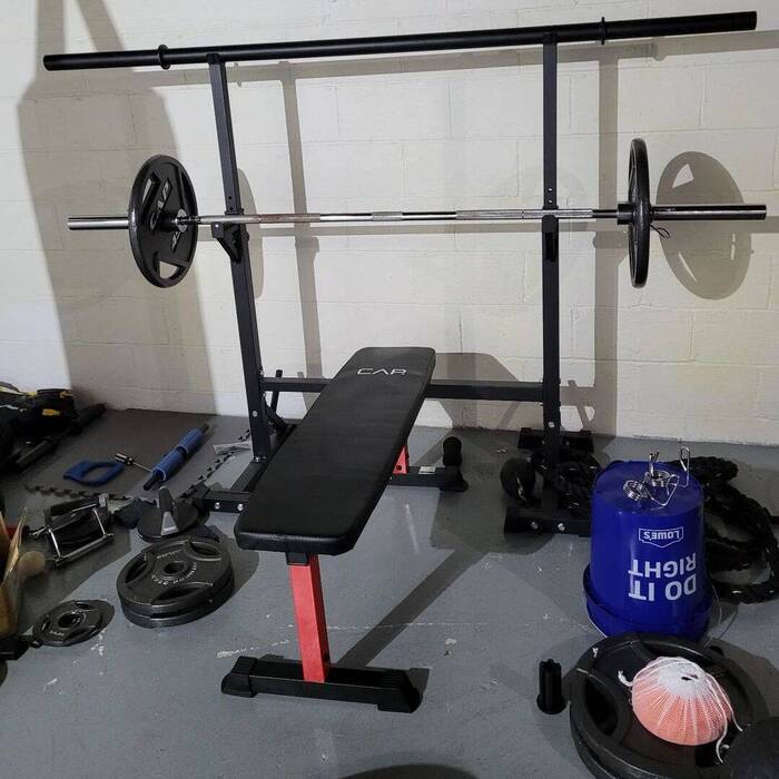 Cap olympic barbell the beast in room