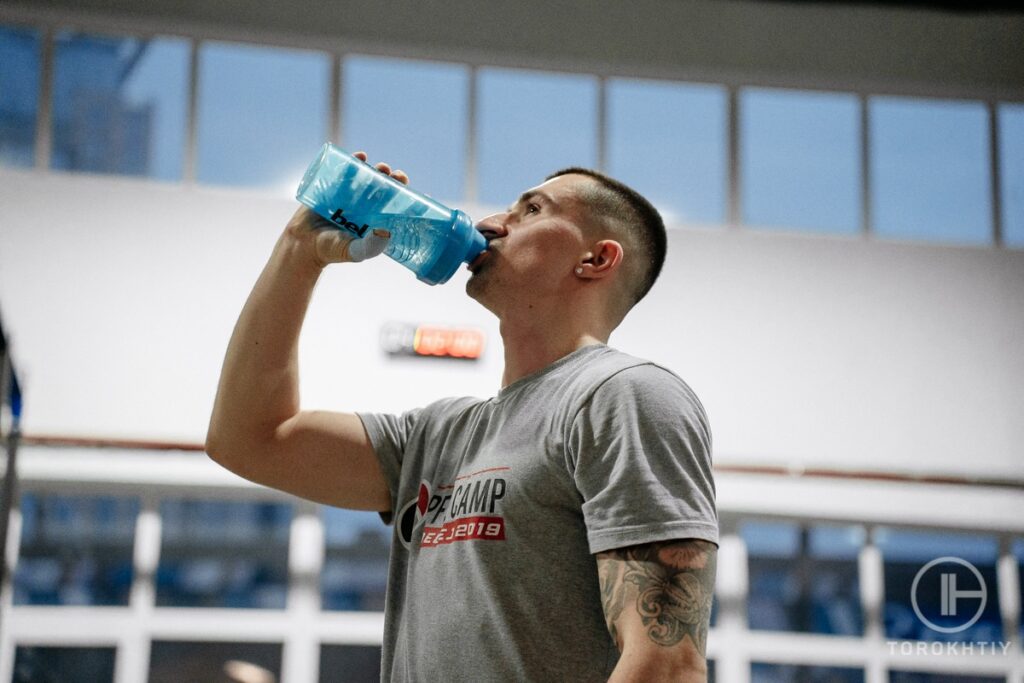 athlete drinking l-citrulline supplemental