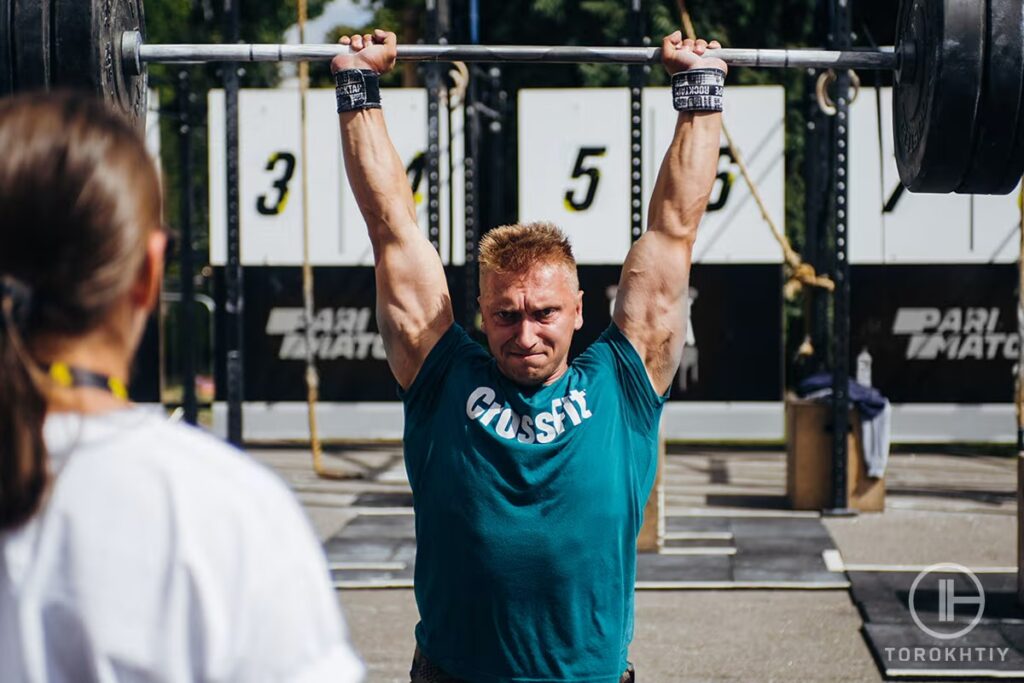 overhead press vs shoulder press