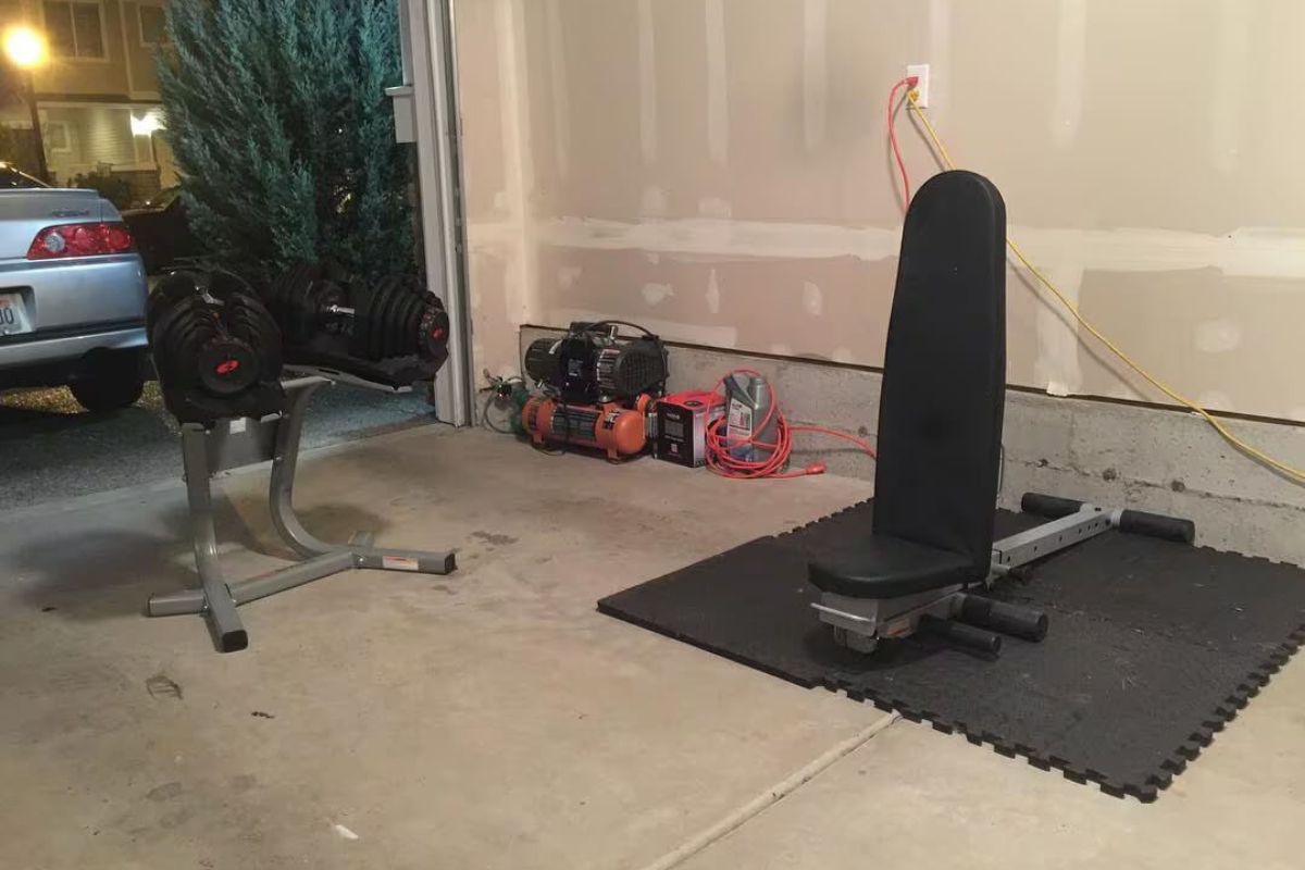 Bowfle SelectTech 1090 in garage gym