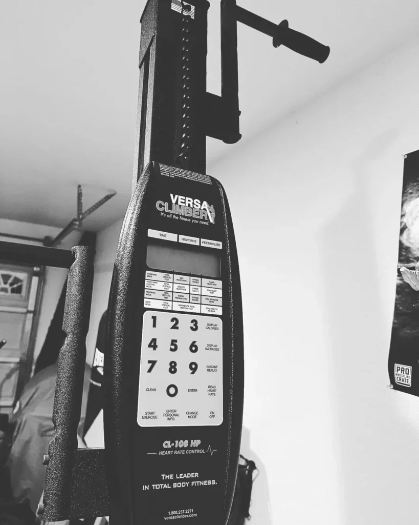 VERSACLIMBER H HP monitor