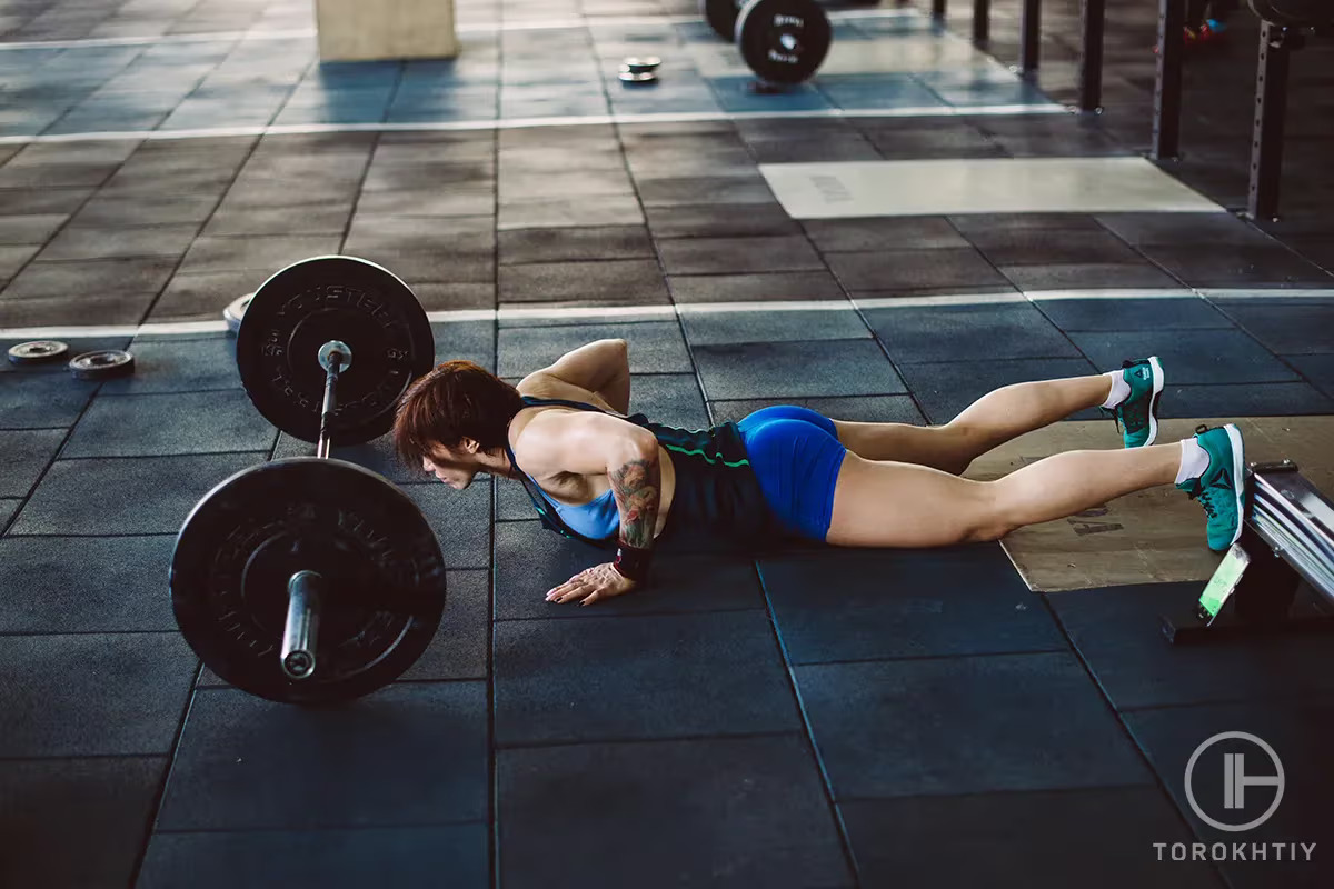 athlete on floor might have injury