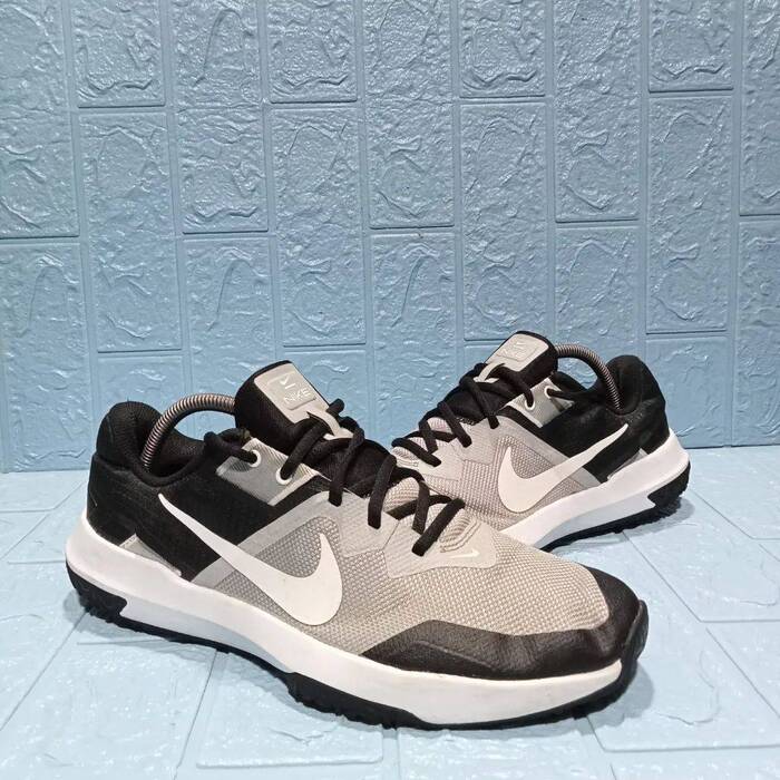 Nike Varsity Complete TR 3 instagram