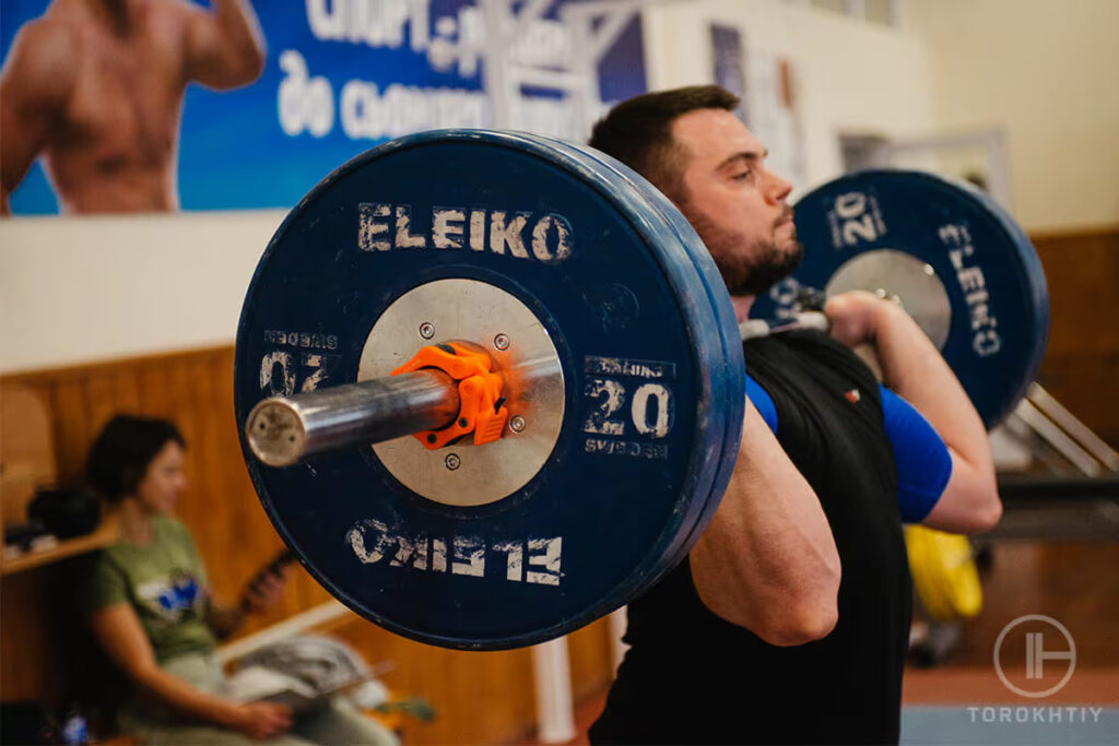 training using barbell collars