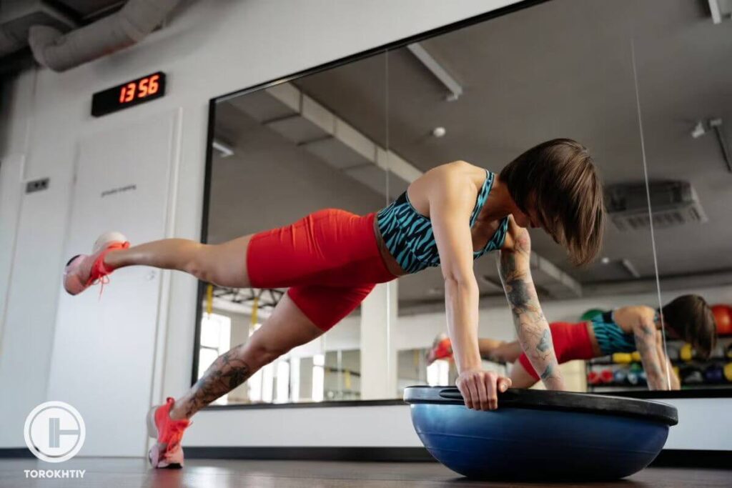 Training Bosu in Gym