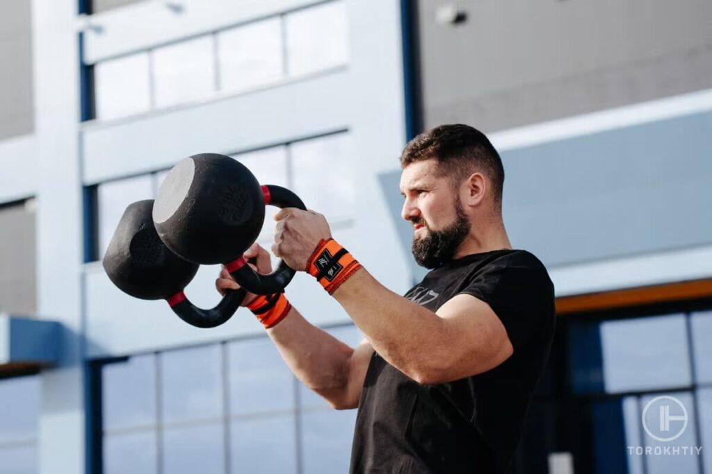 man kettlebells workout