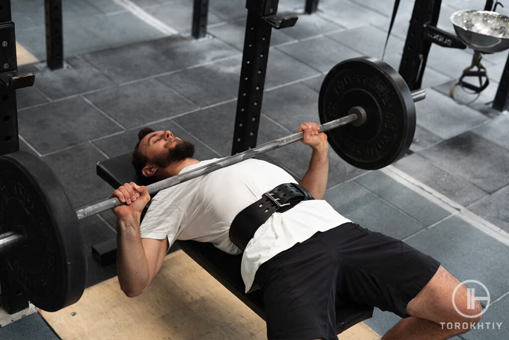 Torokhtiy Bench Press With Belt